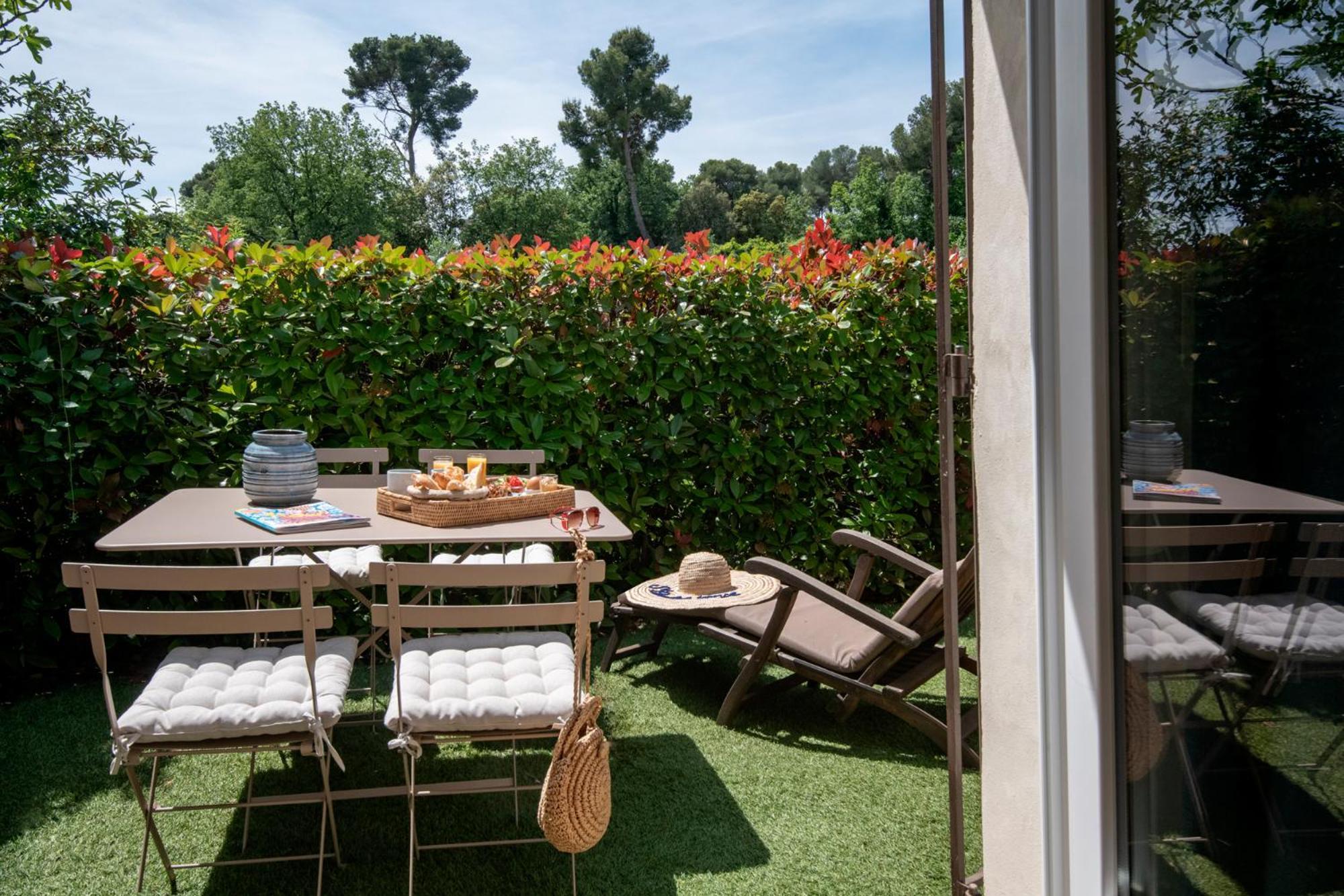 Hotel Les Messugues แซงต์-ปอล-เดอ-วองส์ ภายนอก รูปภาพ